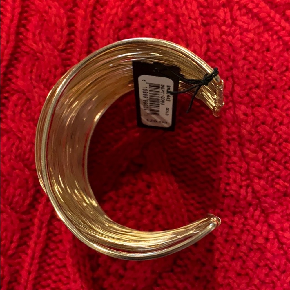 Gold Cuff - Picture 2 of 3